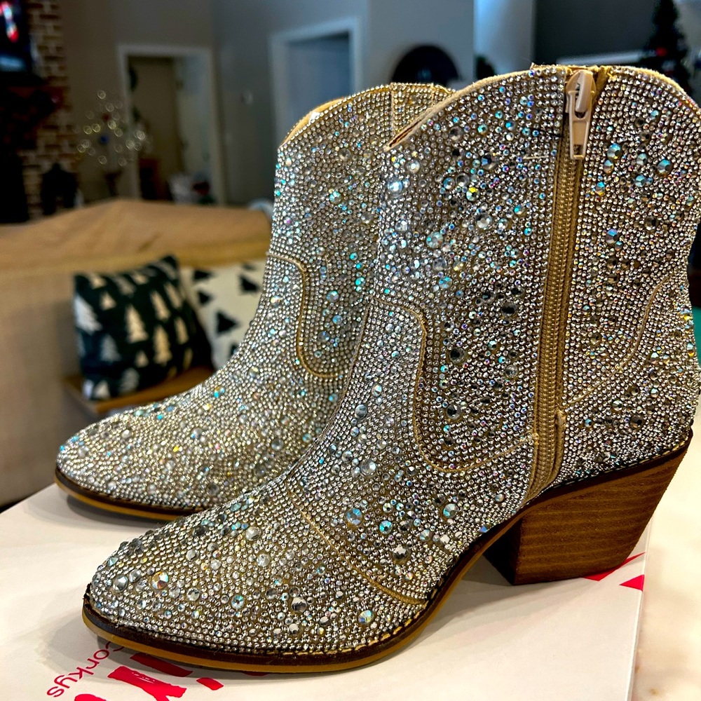 Hey Girl rhinestone boots. Size 7. Brand new. Never worn.
